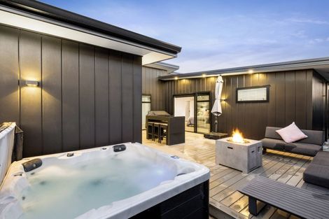 Photo of property in 15 Saint Thomas Avenue, Pyes Pa, Tauranga, 3112