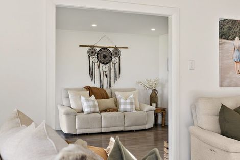 Photo of property in 44b Crosland Road, South Head, 0874