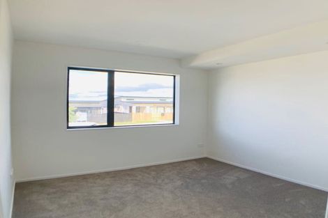 Photo of property in 38 Ascension Crescent, Orewa, 0931