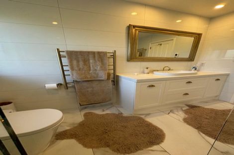 Photo of property in 1098 Peak Road, Helensville, 0875