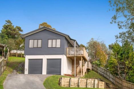 Photo of property in 11 Randal Place, Bayview, Auckland, 0629