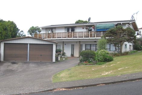 Photo of property in 15 Morriggia Place, Bayview, Auckland, 0629