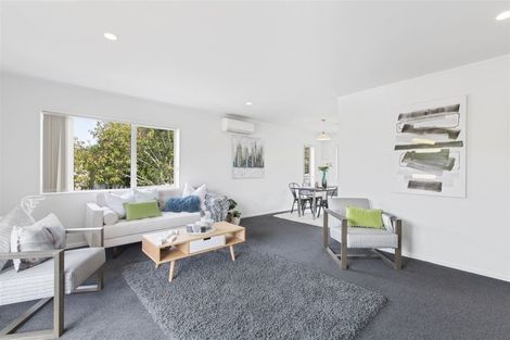 Photo of property in 2/926 Whangaparaoa Road, Manly, Whangaparaoa, 0930
