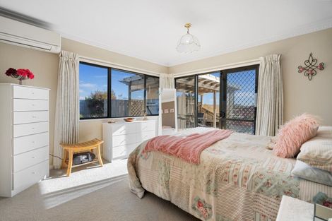 Photo of property in 60 Oteki Park Drive, Welcome Bay, Tauranga, 3112