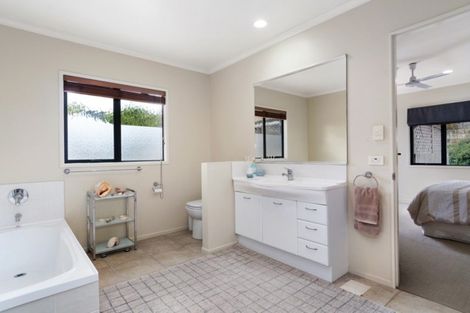 Photo of property in 667 Gloucester Road, Papamoa Beach, Papamoa, 3118