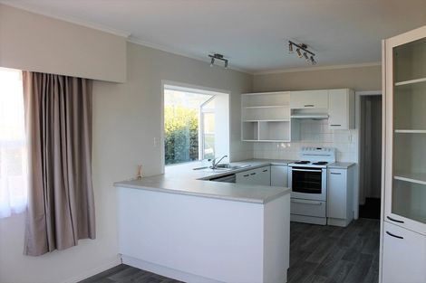 Photo of property in 37 Lynmore Drive, Hillpark, Auckland, 2102