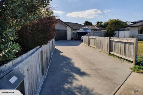 Photo of property in 22 Butterworth Crescent, Papamoa Beach, Papamoa, 3118