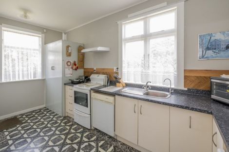 Photo of property in 30 Sussex Street, Levin, 5510