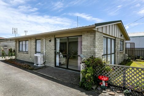 Photo of property in 2/13 Karamu Street, Strandon, New Plymouth, 4312