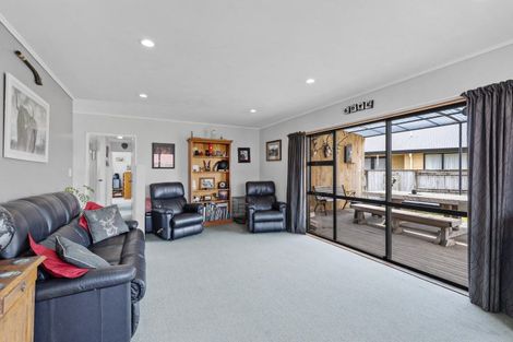 Photo of property in 140 Kelvin Grove Road, Kelvin Grove, Palmerston North, 4414