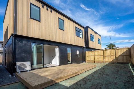 Photo of property in 2/60 Sandwich Road, Saint Andrews, Hamilton, 3200