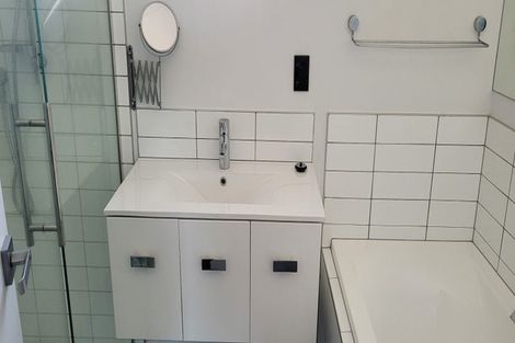 Photo of property in 53 Calvert Road, Lynmouth, New Plymouth, 4310