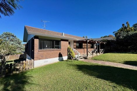 Photo of property in 1 John Webster Place, Glen Eden, Auckland, 0602