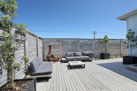 Photo of property in 21 Signal Street, Foxton Beach, Foxton, 4815