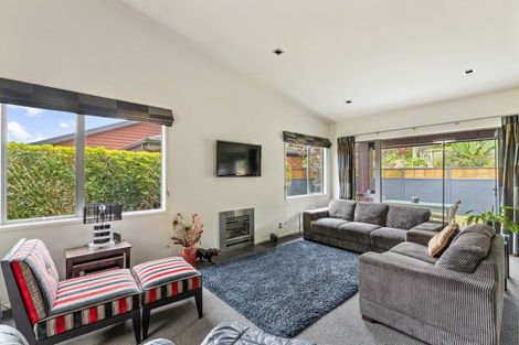 Photo of property in 58d Gilbert Street, New Plymouth, 4310