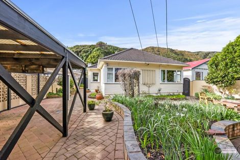 Photo of property in 75 Wyndrum Avenue, Waterloo, Lower Hutt, 5011