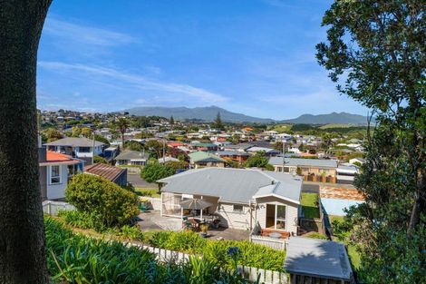 Photo of property in 29 Simons Street, Moturoa, New Plymouth, 4310