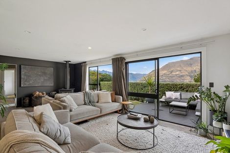 Photo of property in 17 Arawata Terrace, Fernhill, Queenstown, 9300