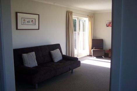 Photo of property in 7 Seymour Road, Mellons Bay, Auckland, 2014