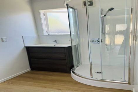 Photo of property in 8 Ranui Station Road, Ranui, Auckland, 0612