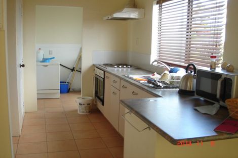 Photo of property in 36 Lewisham Street, Highland Park, Auckland, 2010