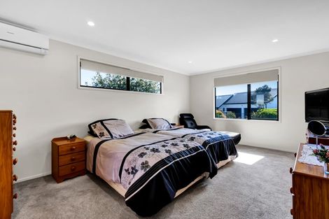 Photo of property in 49 Links Drive, Waiwhakaiho, New Plymouth, 4312