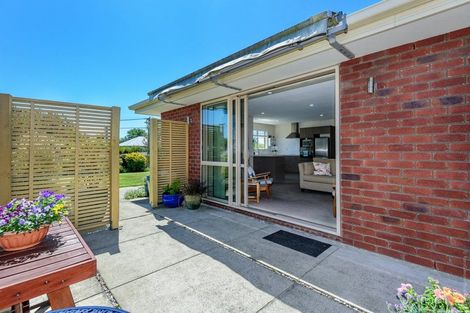 Photo of property in 27 Saltaire Street, North New Brighton, Christchurch, 8083