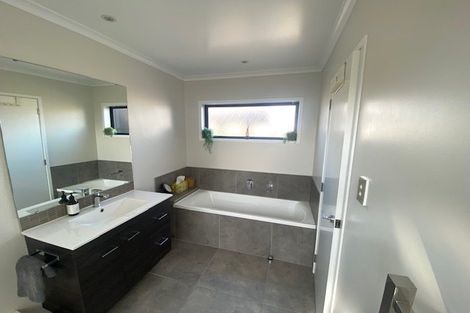 Photo of property in 2 Rarahu Road, Hobsonville, Auckland, 0616