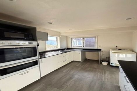 Photo of property in 261 Wairau Road, Totara Vale, Auckland, 0627