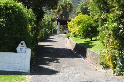 Photo of property in 58 Durham Street, Picton, 7220