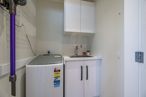 Photo of property in 16a Pine Avenue, Henderson, Auckland, 0612