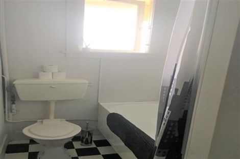 Photo of property in Devonport Apartments, 28/127 Saint Aubyn Street, New Plymouth, 4310