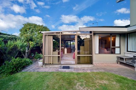 Photo of property in 287 Avonhead Road, Avonhead, Christchurch, 8042