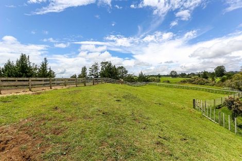 Photo of property in 1375 Carrington Road, Hurworth, New Plymouth, 4371