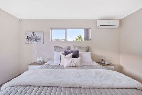 Photo of property in 18 Villino Place, Randwick Park, Auckland, 2105