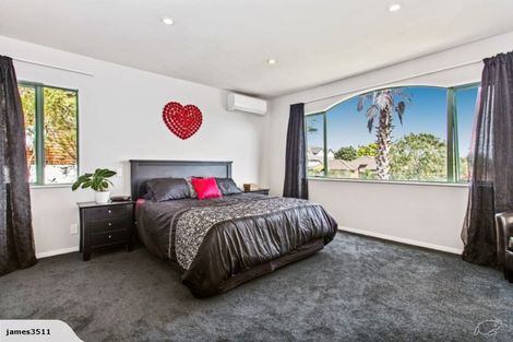 Photo of property in 17 Chedworth Drive, Glenfield, Auckland, 0629