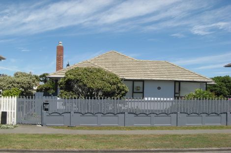 Photo of property in 442 Marine Parade, South New Brighton, Christchurch, 8062