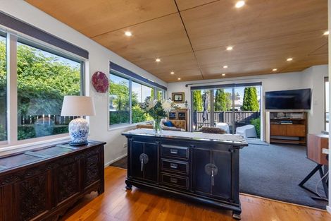 Photo of property in 108 Hawthorne Street, Strowan, Christchurch, 8052