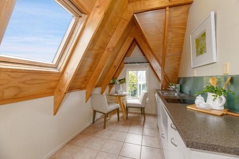 Photo of property in 17 Norwood Road, Bayswater, Auckland, 0622