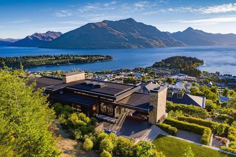 Photo of property in 10 Pinnacle Place, Queenstown, 9300