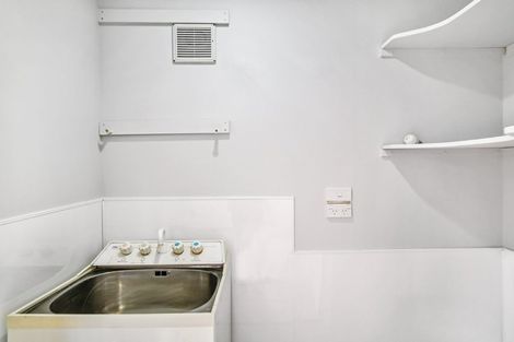 Photo of property in 38 Luton Avenue, Sunnyhills, Auckland, 2010