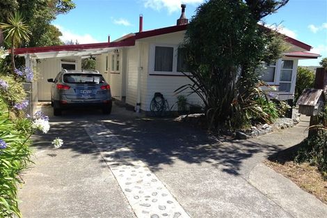 Photo of property in 72 Beazley Avenue, Paparangi, Wellington, 6037