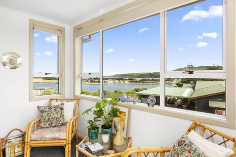 Photo of property in 9 Helen Place, Raglan, 3225