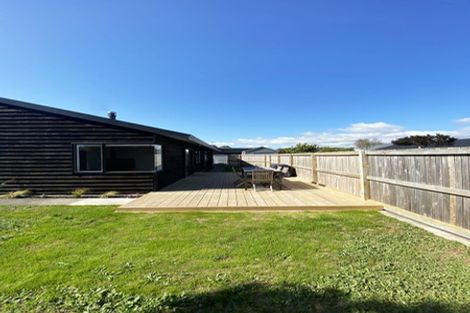 Photo of property in 3a Lyn Grove, Papamoa Beach, Papamoa, 3118