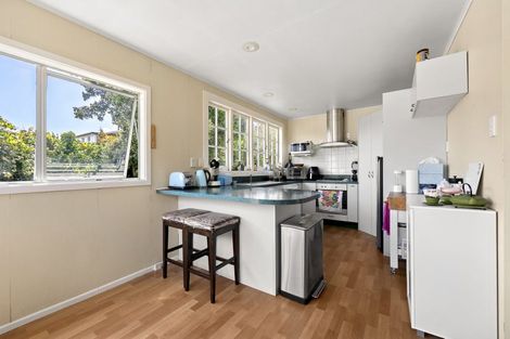 Photo of property in 10 Racecourse Road, Waiuku, 2123