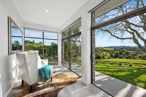 Photo of property in 49 Vaughans Road, Okura, Albany, 0792