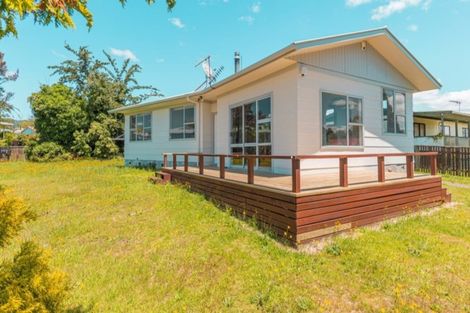 Photo of property in 18 Sequoia Crescent, Owhata, Rotorua, 3010
