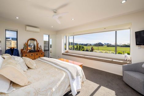 Photo of property in 18 Mara-kai Place, Pegasus, 7612