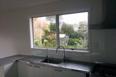 Photo of property in 2/25 Moire Road, Massey, Auckland, 0614