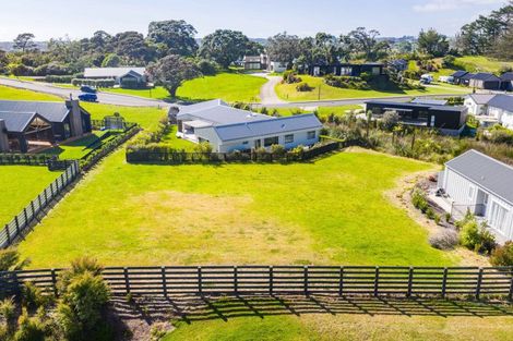 Photo of property in 135 Estuary Drive, Mangawhai Heads, Mangawhai, 0505